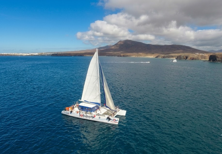 I love Papagayo catamaran